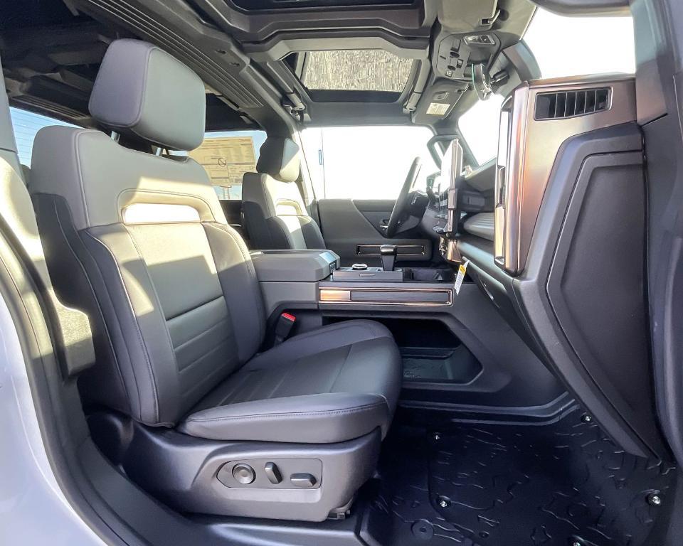 new 2025 GMC HUMMER EV Pickup car, priced at $98,594