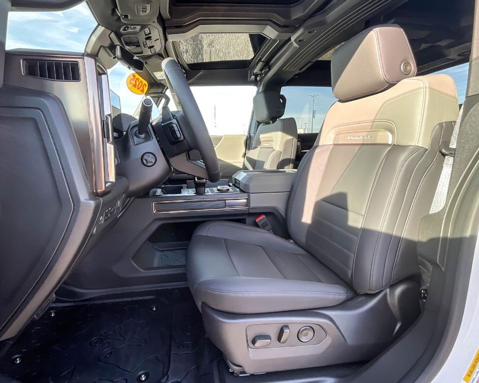 new 2025 GMC HUMMER EV Pickup car, priced at $98,594