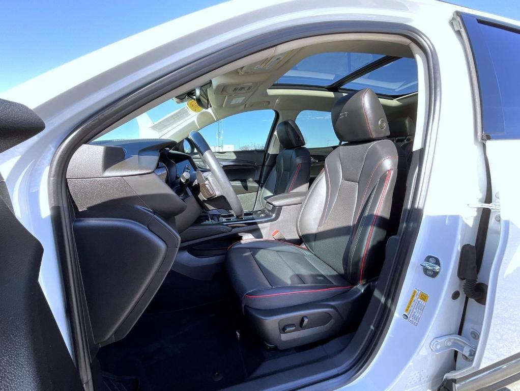 used 2023 Buick Envision car, priced at $31,670