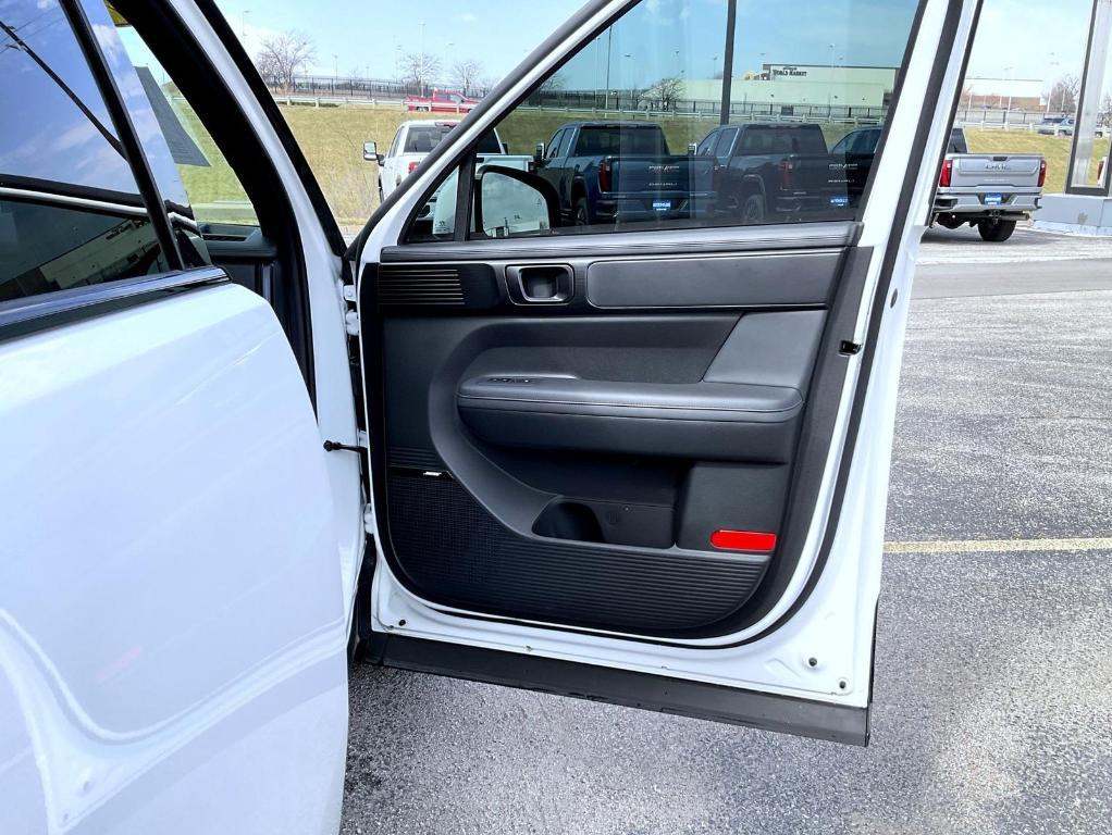 used 2025 Hyundai Santa Fe car, priced at $40,254