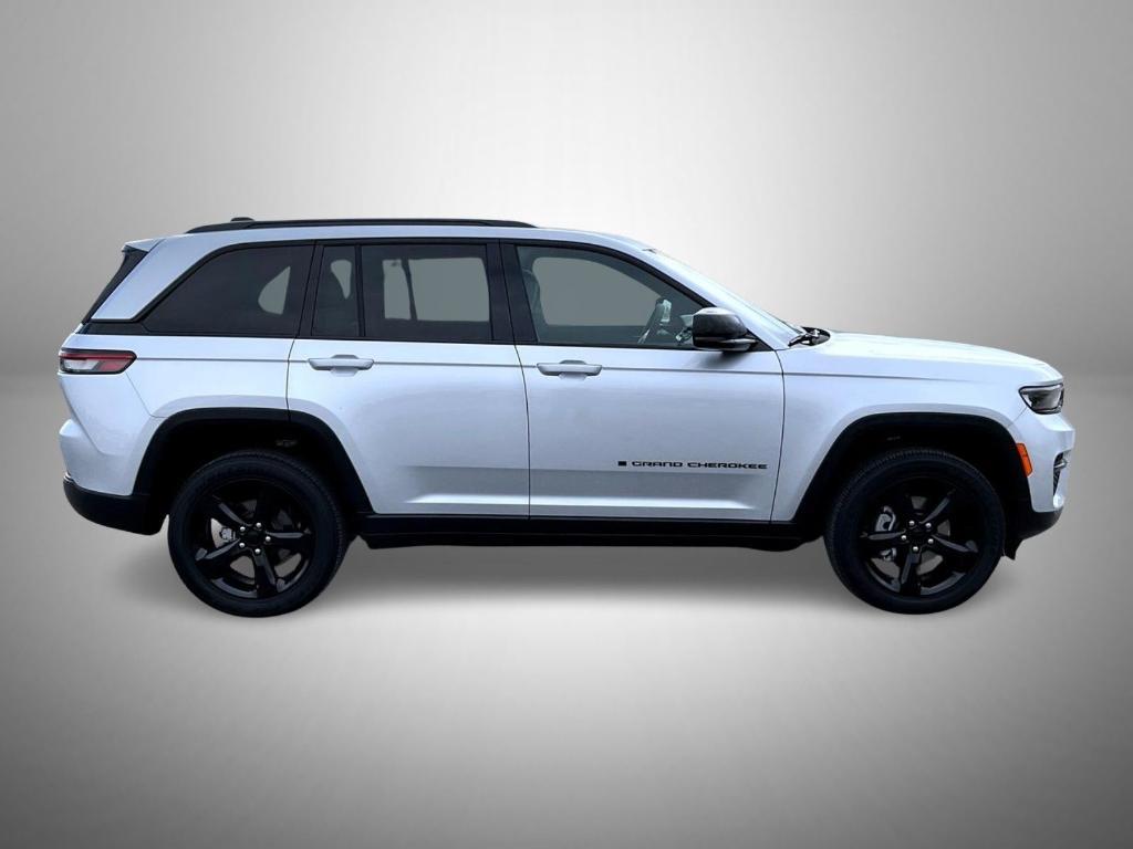 used 2024 Jeep Grand Cherokee car, priced at $31,700