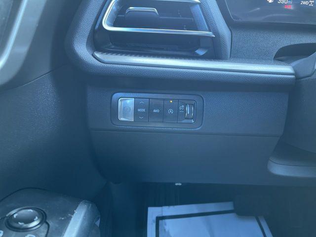 used 2025 Chevrolet Traverse car, priced at $33,495