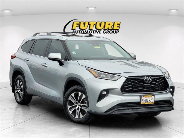 used 2020 Toyota Highlander car, priced at $25,888