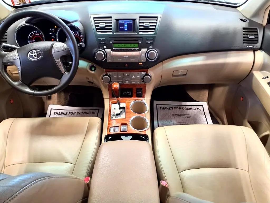 used 2008 Toyota Highlander car, priced at $10,995