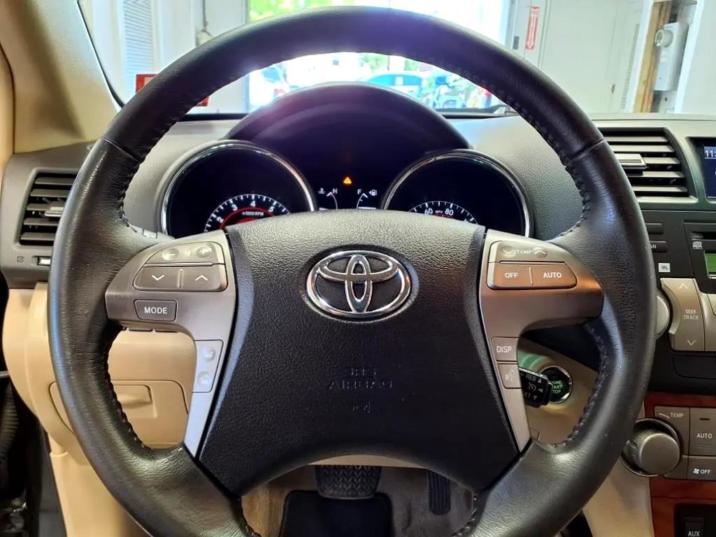 used 2008 Toyota Highlander car, priced at $10,995