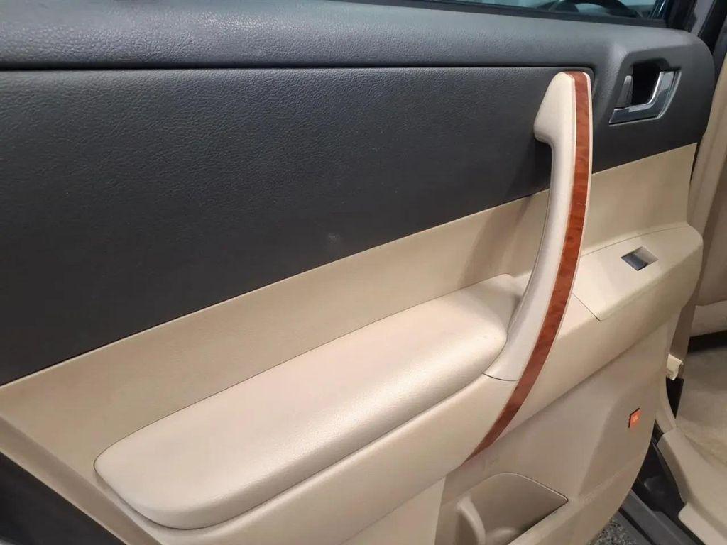 used 2008 Toyota Highlander car, priced at $11,494