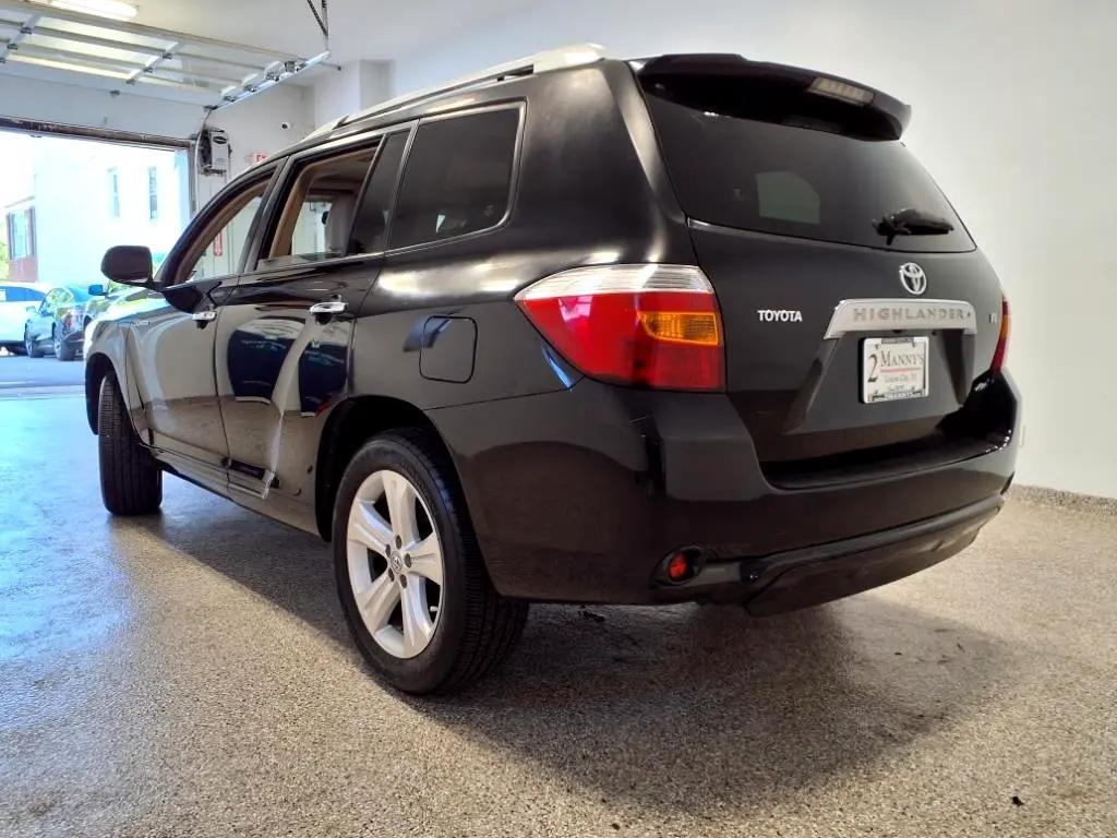 used 2008 Toyota Highlander car, priced at $10,995