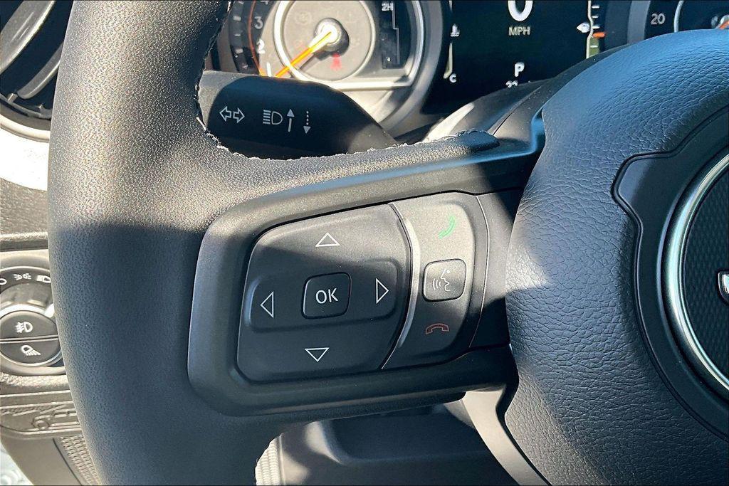 new 2025 Jeep Gladiator car, priced at $46,028
