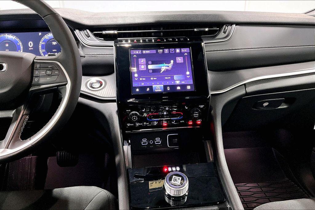 new 2026 Jeep Grand Cherokee car, priced at $41,980