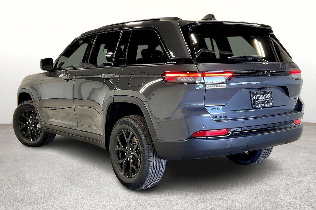 new 2025 Jeep Grand Cherokee car, priced at $42,730
