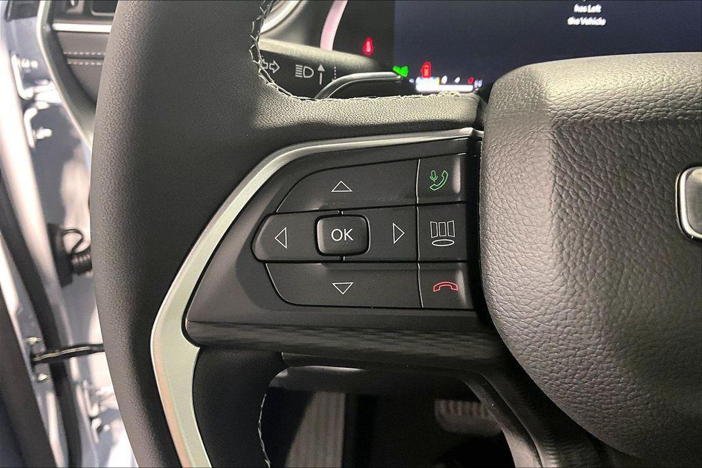 new 2025 Jeep Grand Cherokee car, priced at $31,752