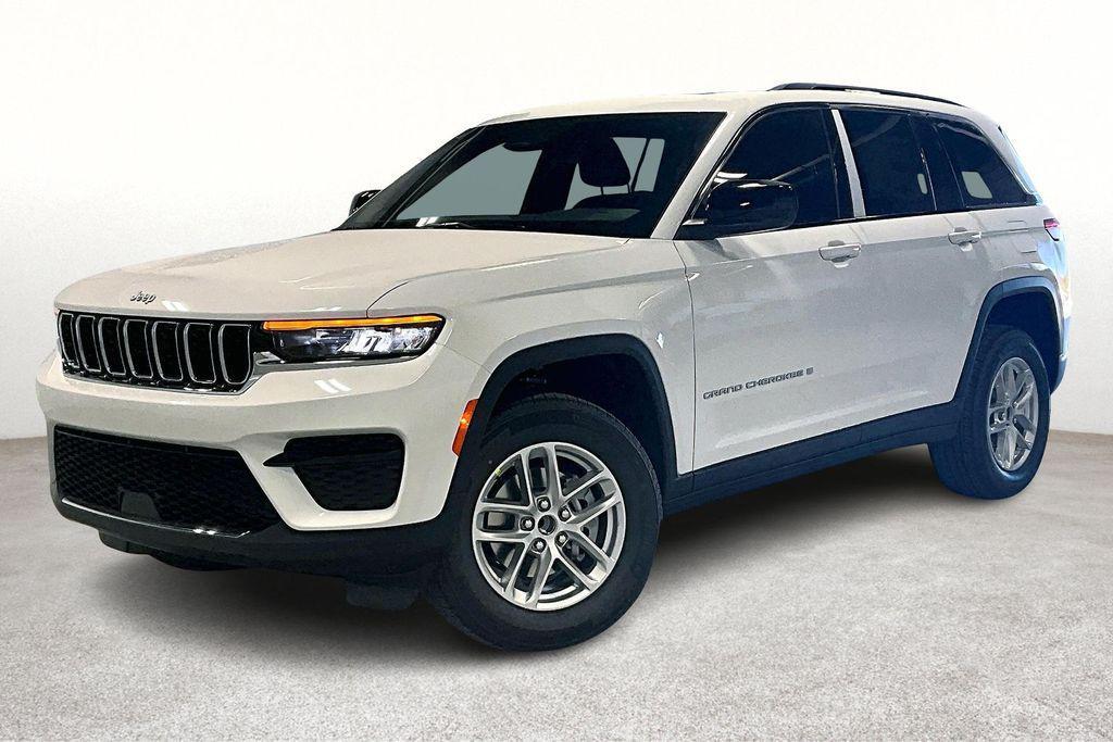 new 2025 Jeep Grand Cherokee car, priced at $37,575
