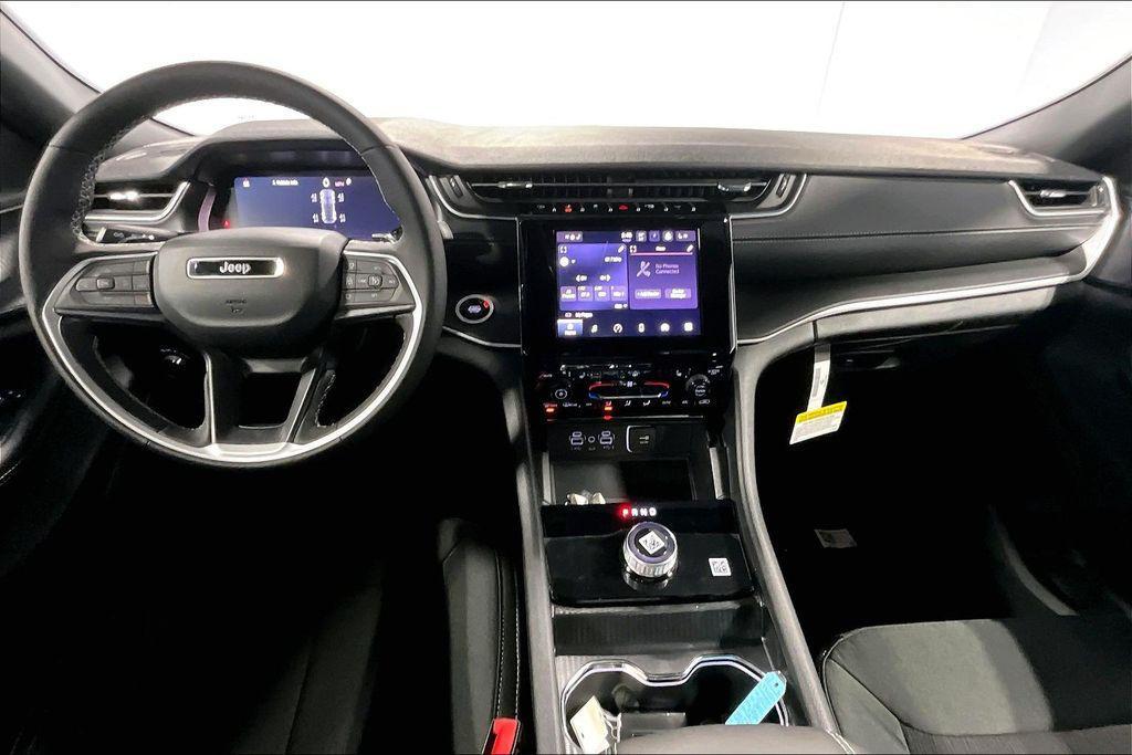 new 2025 Jeep Grand Cherokee car, priced at $37,575