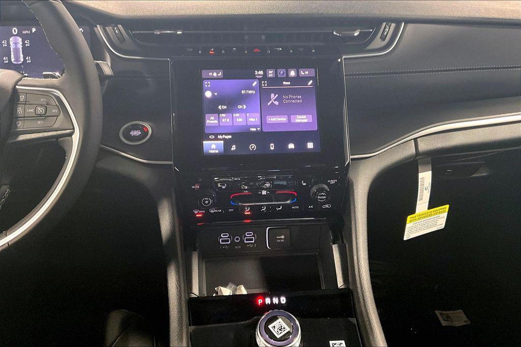 new 2025 Jeep Grand Cherokee car, priced at $31,752