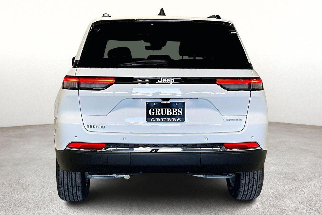 new 2025 Jeep Grand Cherokee car, priced at $37,575