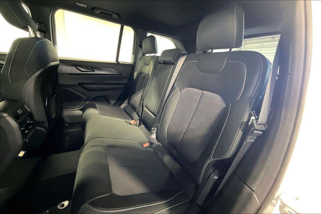 new 2025 Jeep Grand Cherokee car, priced at $31,752