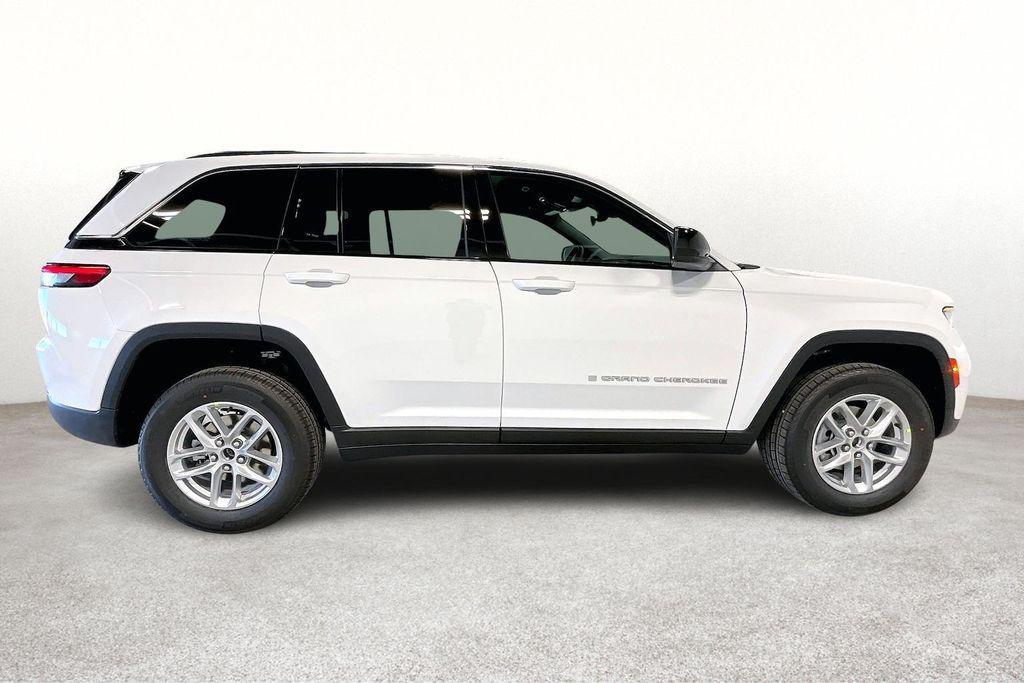 new 2025 Jeep Grand Cherokee car, priced at $37,575