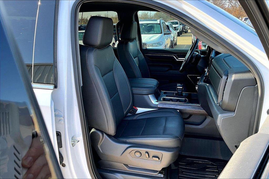 used 2023 GMC Sierra 1500 car, priced at $48,900