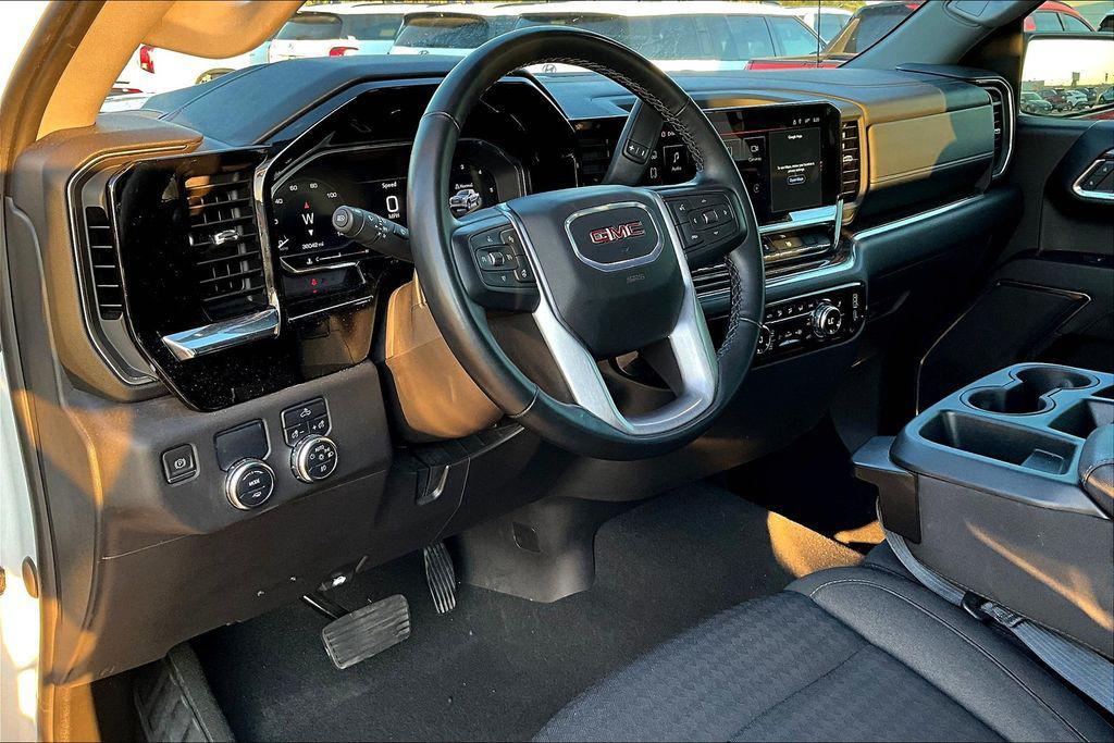 used 2024 GMC Sierra 1500 car, priced at $40,000