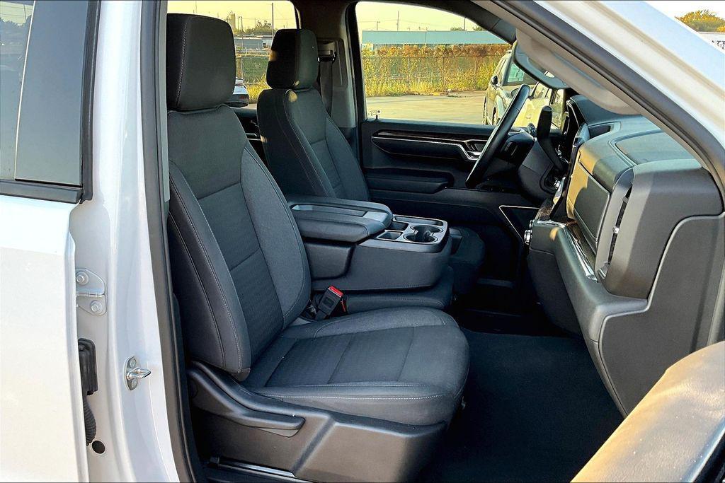 used 2024 GMC Sierra 1500 car, priced at $40,000