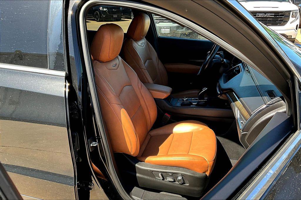 used 2021 Cadillac XT4 car, priced at $20,000