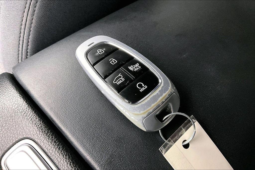 used 2023 Hyundai Santa Fe car, priced at $19,000