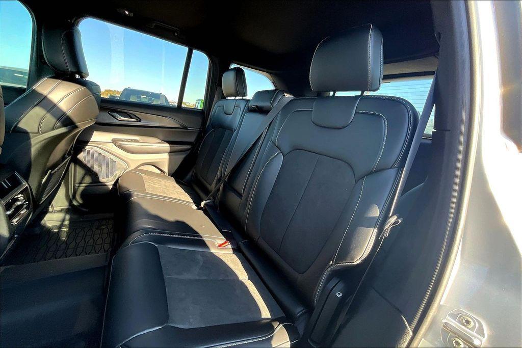 new 2025 Jeep Grand Cherokee car, priced at $35,007