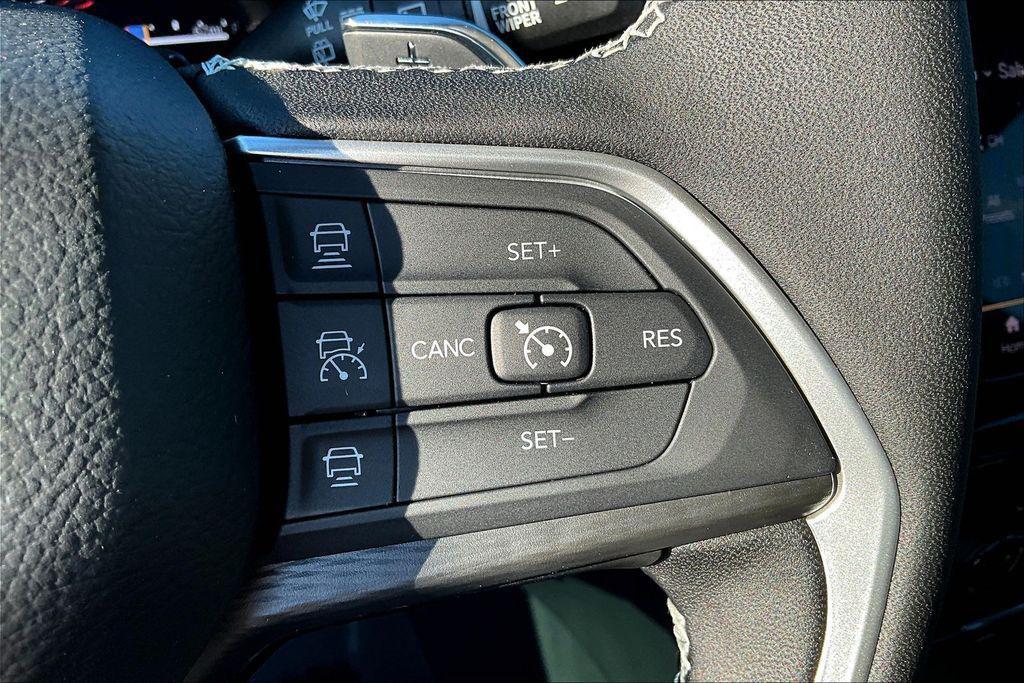 new 2025 Jeep Grand Cherokee car, priced at $35,007