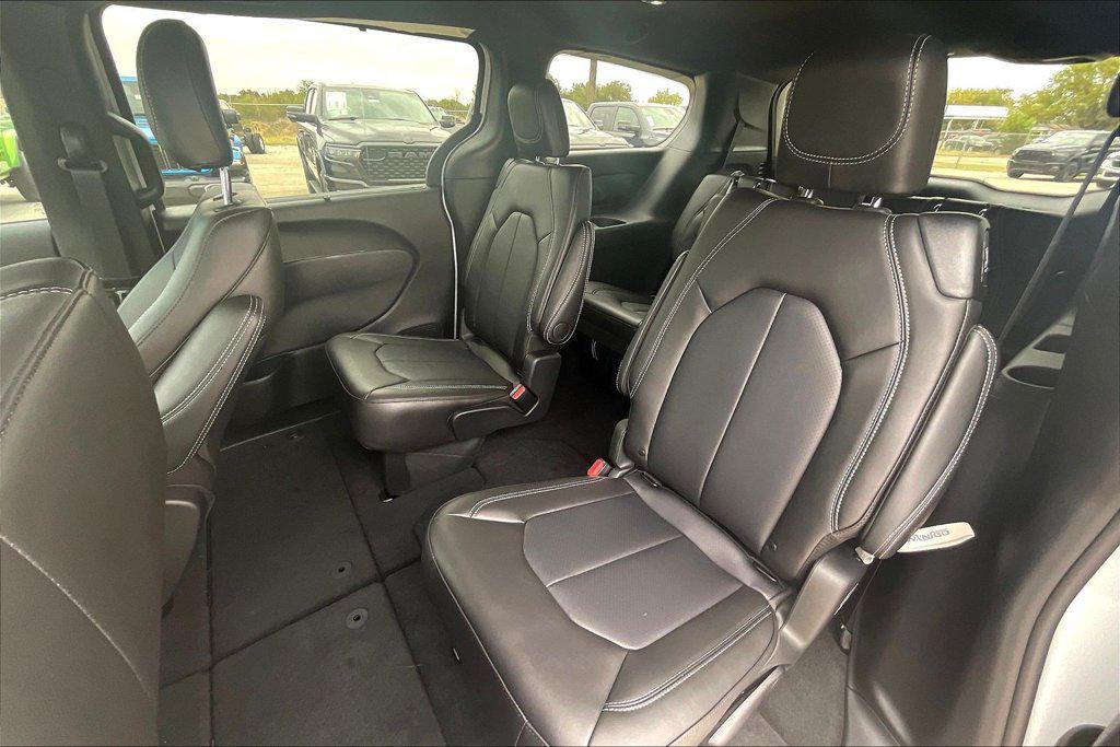 used 2026 Chrysler Pacifica car, priced at $32,488