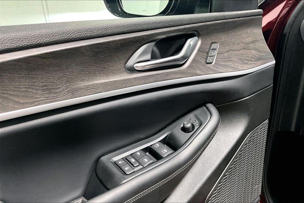 new 2025 Jeep Grand Cherokee car, priced at $43,104