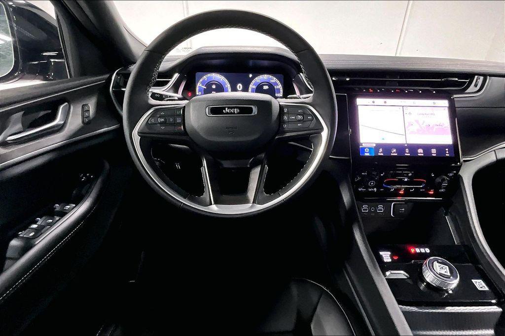 new 2025 Jeep Grand Cherokee car, priced at $43,104