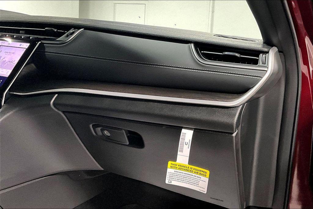 new 2025 Jeep Grand Cherokee car, priced at $43,104