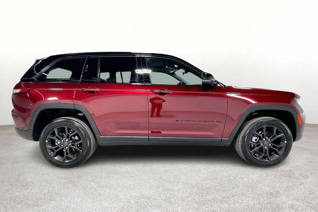 new 2025 Jeep Grand Cherokee car, priced at $43,104