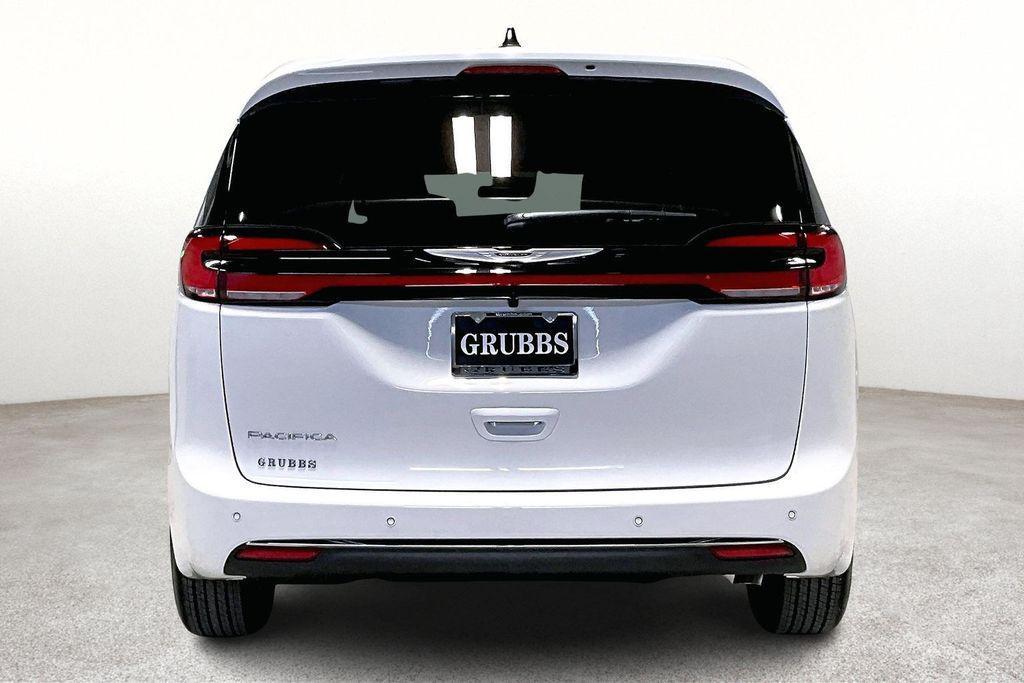 new 2026 Chrysler Pacifica car, priced at $38,985