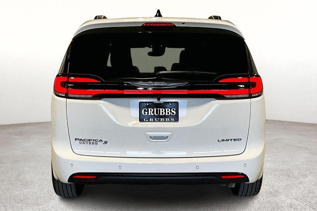 new 2026 Chrysler Pacifica car, priced at $47,725