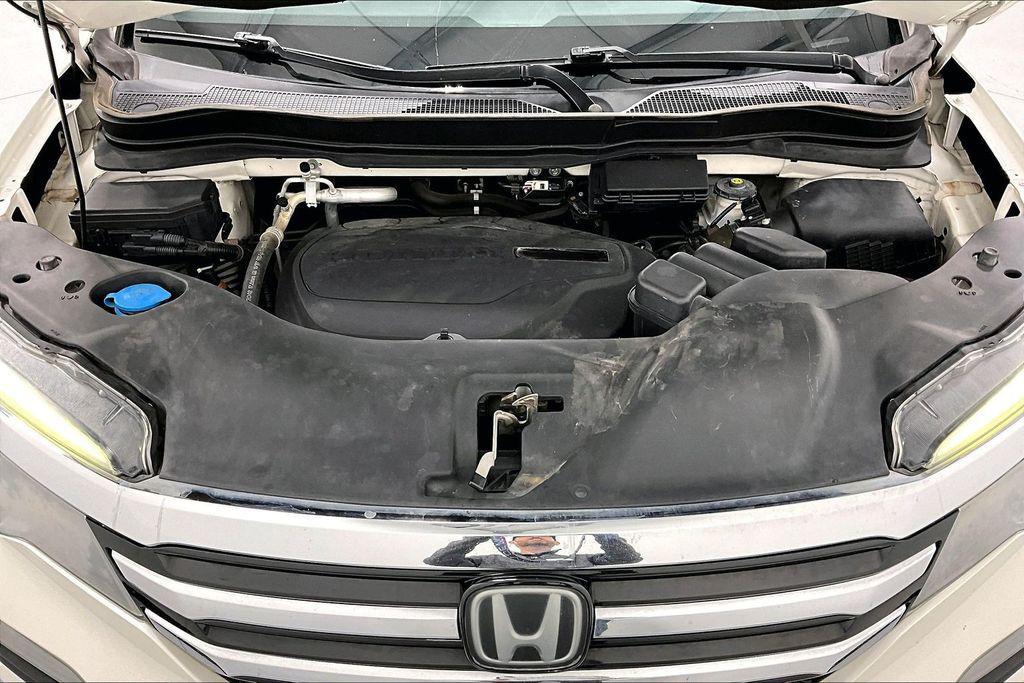 used 2017 Honda Pilot car, priced at $14,000