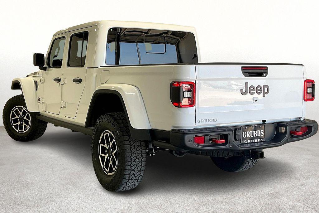 new 2025 Jeep Gladiator car, priced at $50,214
