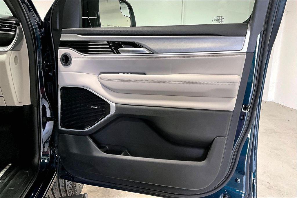 new 2026 Jeep Grand Wagoneer car, priced at $79,689