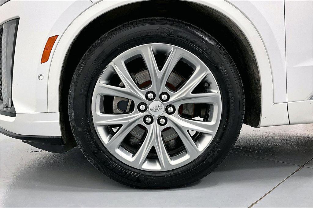 used 2020 Cadillac XT6 car, priced at $23,000