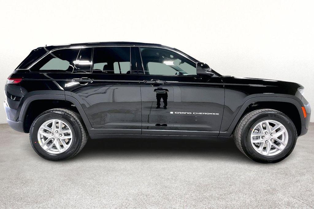 new 2026 Jeep Grand Cherokee car, priced at $41,357