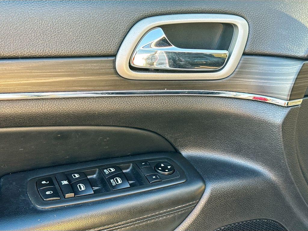 used 2021 Jeep Grand Cherokee car, priced at $18,474