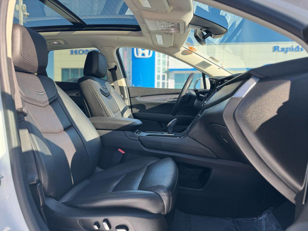 used 2017 Cadillac XT5 car, priced at $18,168