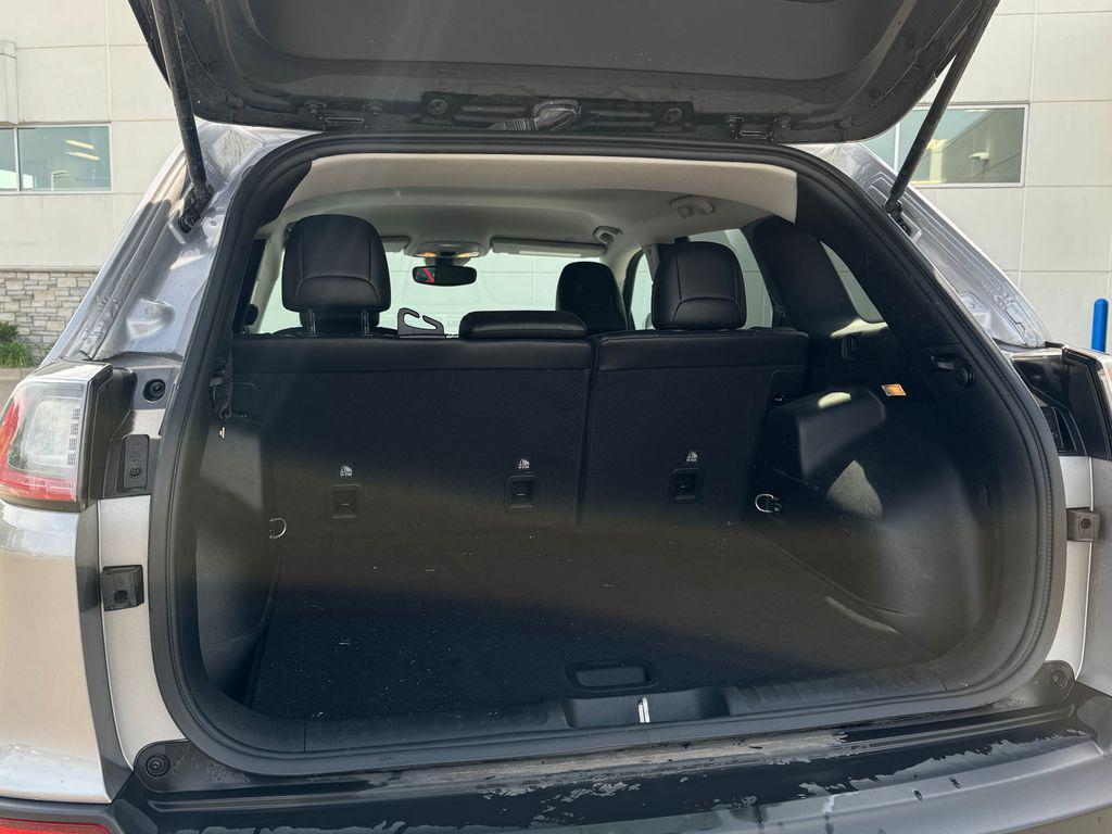used 2021 Jeep Cherokee car, priced at $20,624