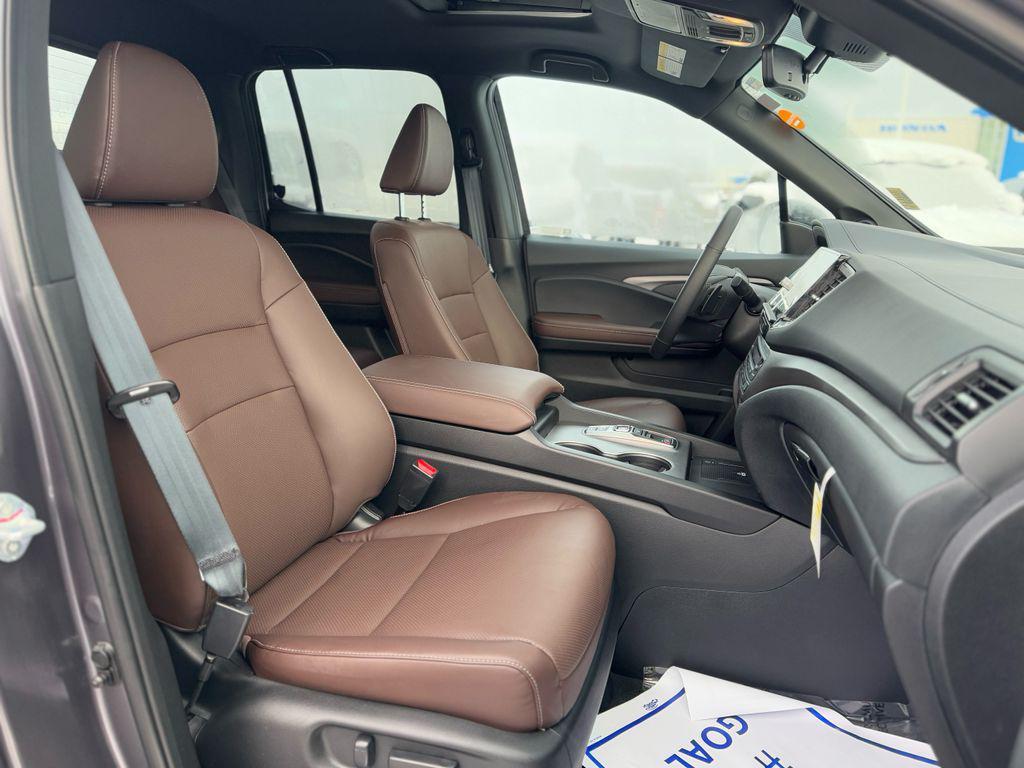 used 2025 Honda Ridgeline car, priced at $36,951