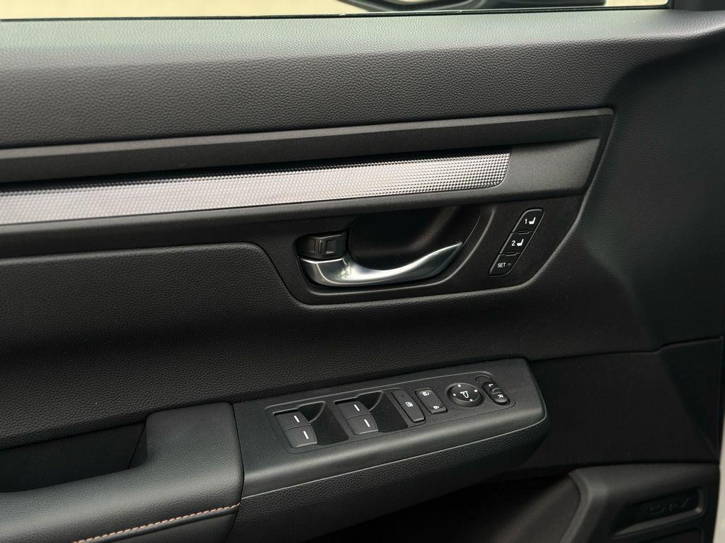 used 2025 Honda CR-V Hybrid car, priced at $34,689