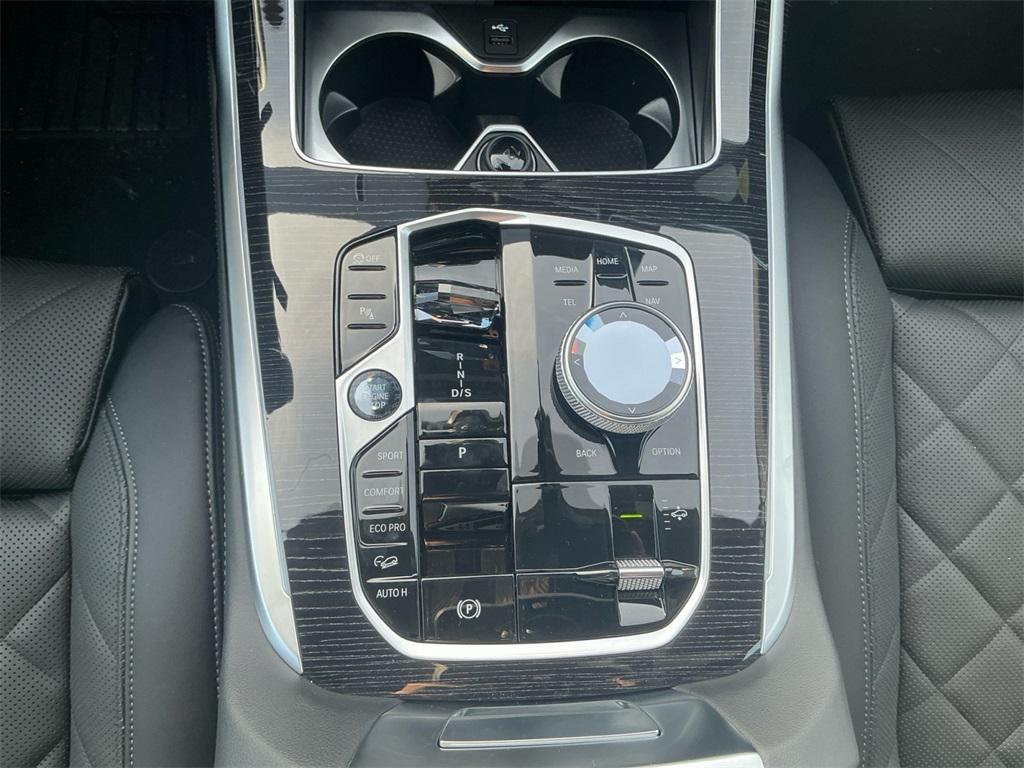 new 2026 BMW X7 car, priced at $98,180