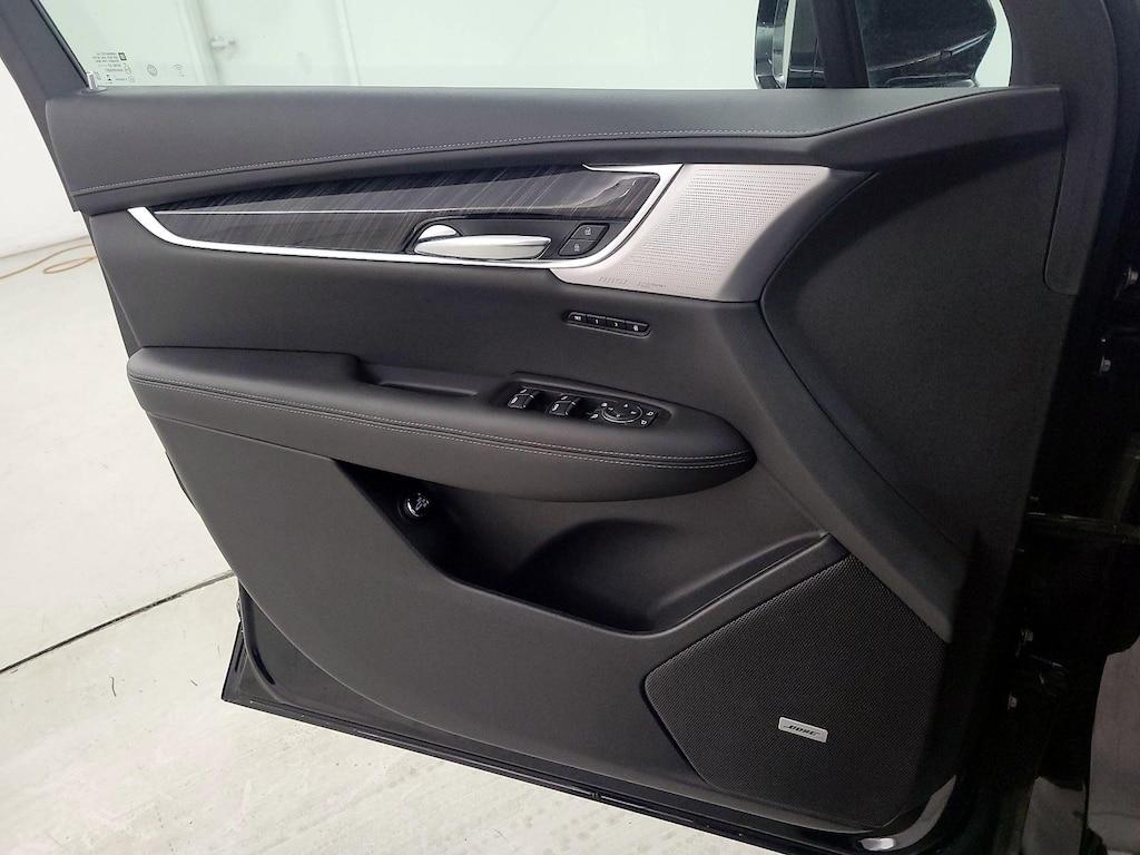 used 2025 Cadillac XT6 car, priced at $37,998