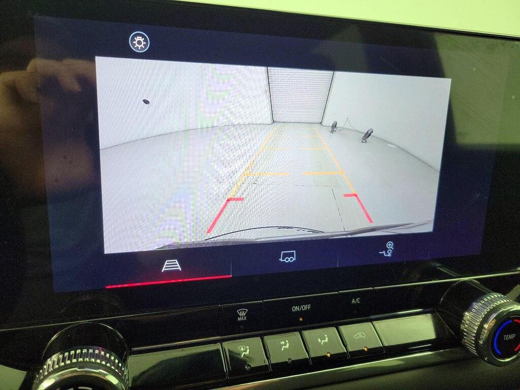 used 2024 GMC Canyon car, priced at $33,998