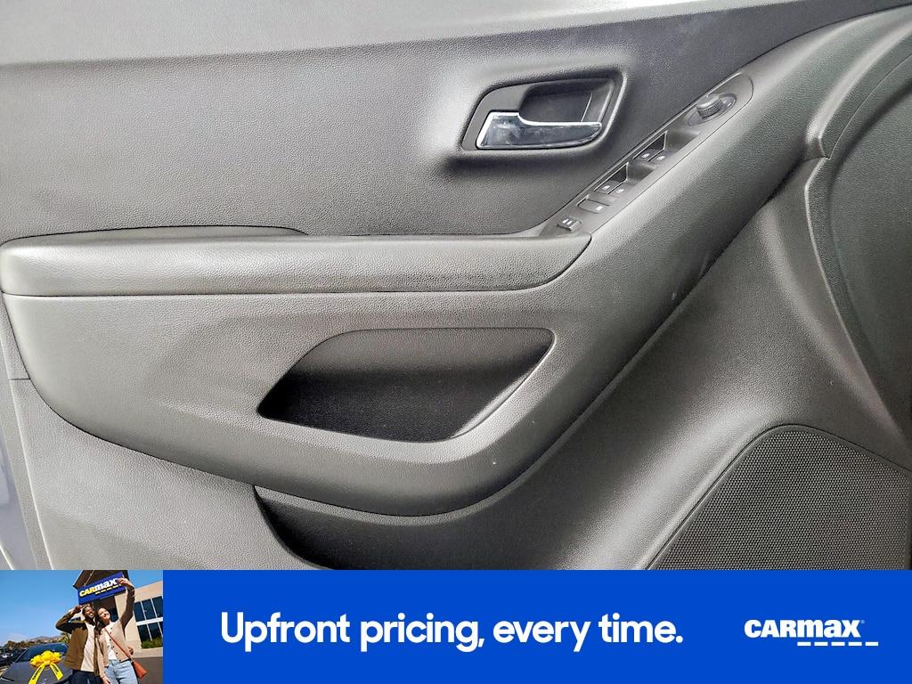 used 2022 Chevrolet Trax car, priced at $16,998