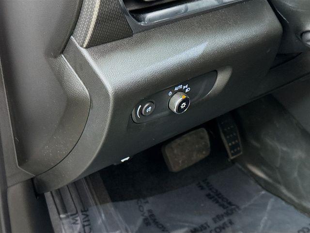 used 2023 Chevrolet Traverse car, priced at $31,995